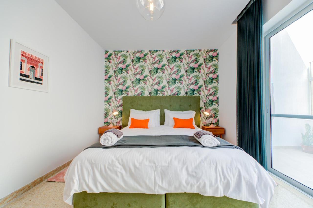 Colorful & Spacious With Yard - Close To Xemxija Bay