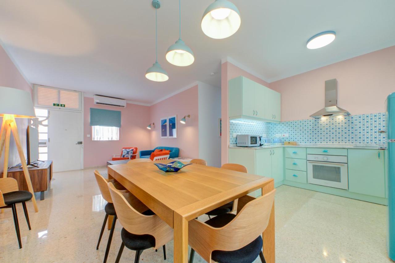 Colorful & Spacious With Yard - Close To Xemxija Bay *