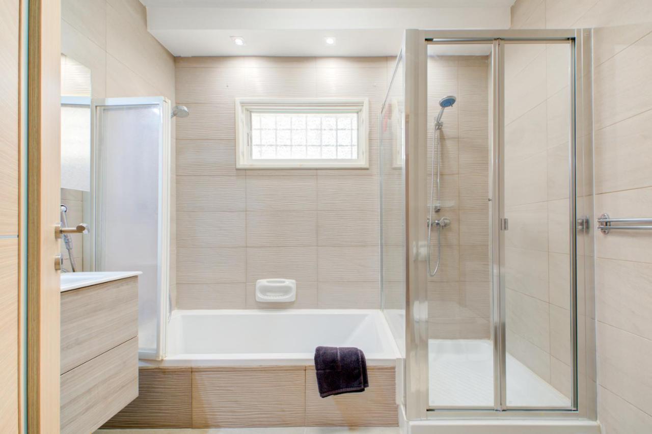 Colorful & Spacious With Yard - Close To Xemxija Bay